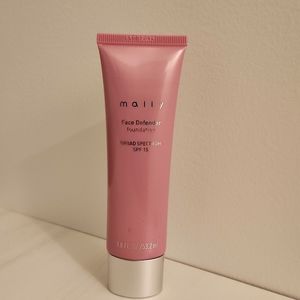 Mally Face Defender Foundation SPF 15 - LIGHT NWOB 1.8 oz
